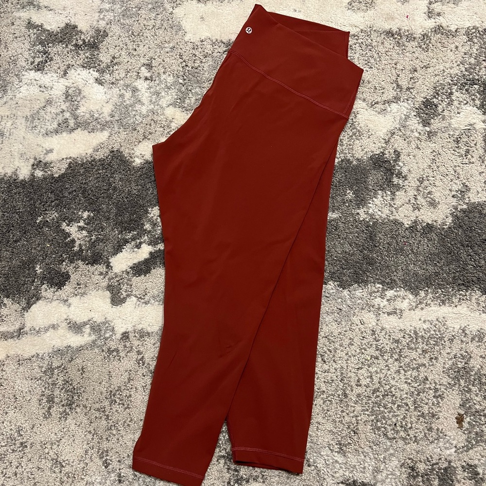 Size 18 Lululemon Wunder Under Leggings 28”